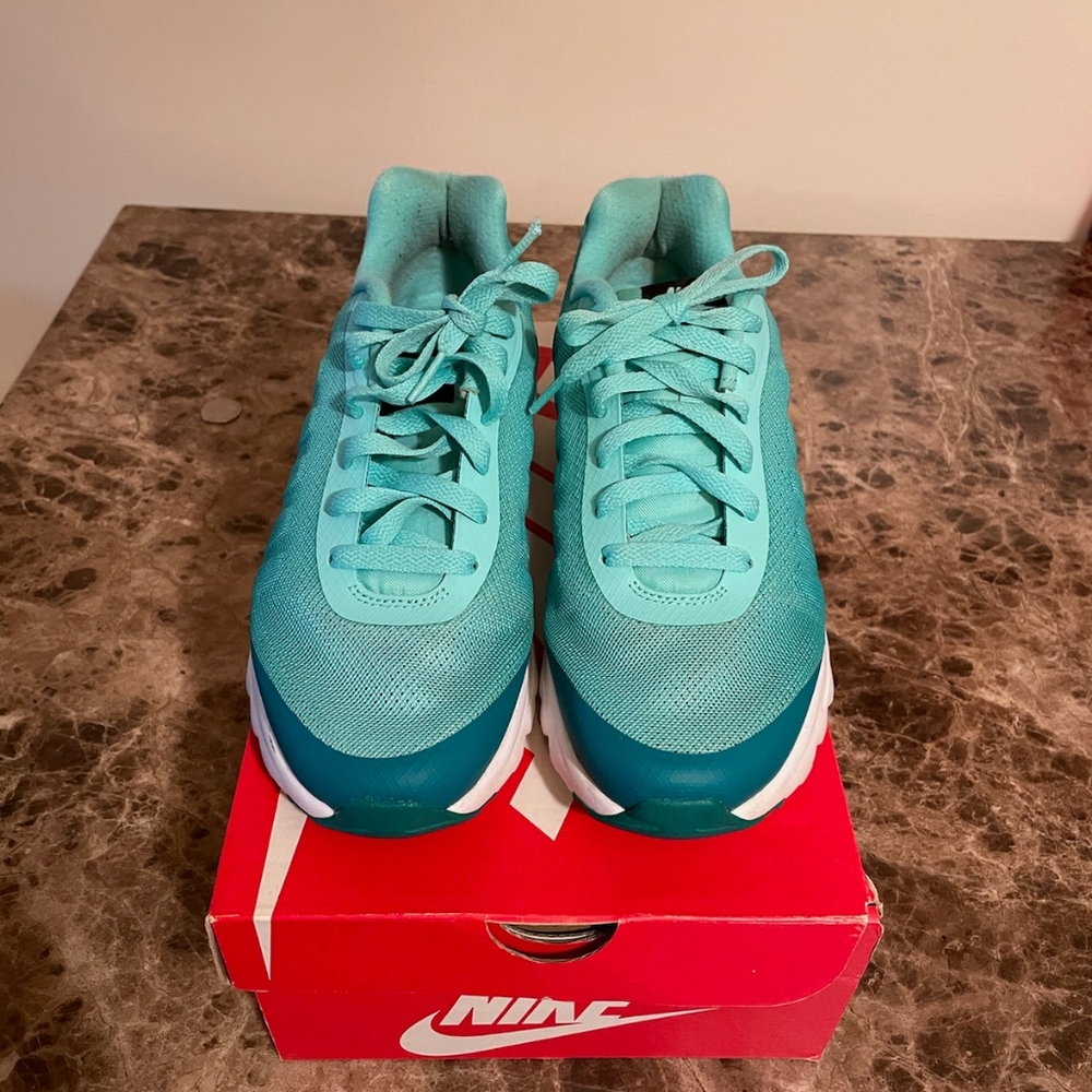 SHOES - Picture 13 of 16